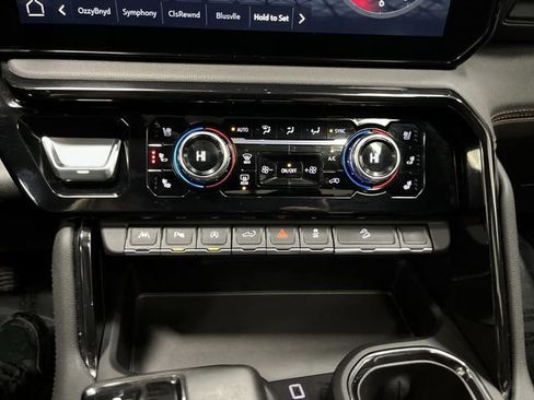 Used 2023 GMC Sierra 1500 AT4 w/ Technology Package image 21