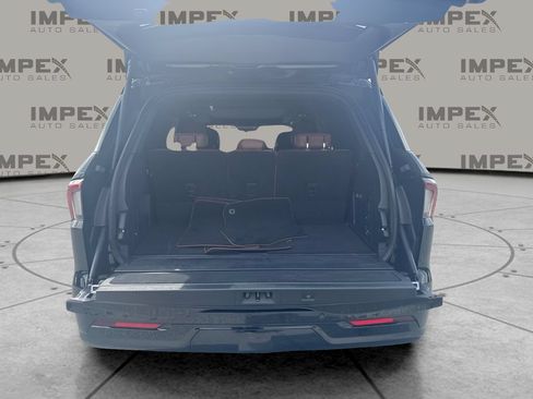Used 2025 Lincoln Navigator Reserve AWD/4WD image 17