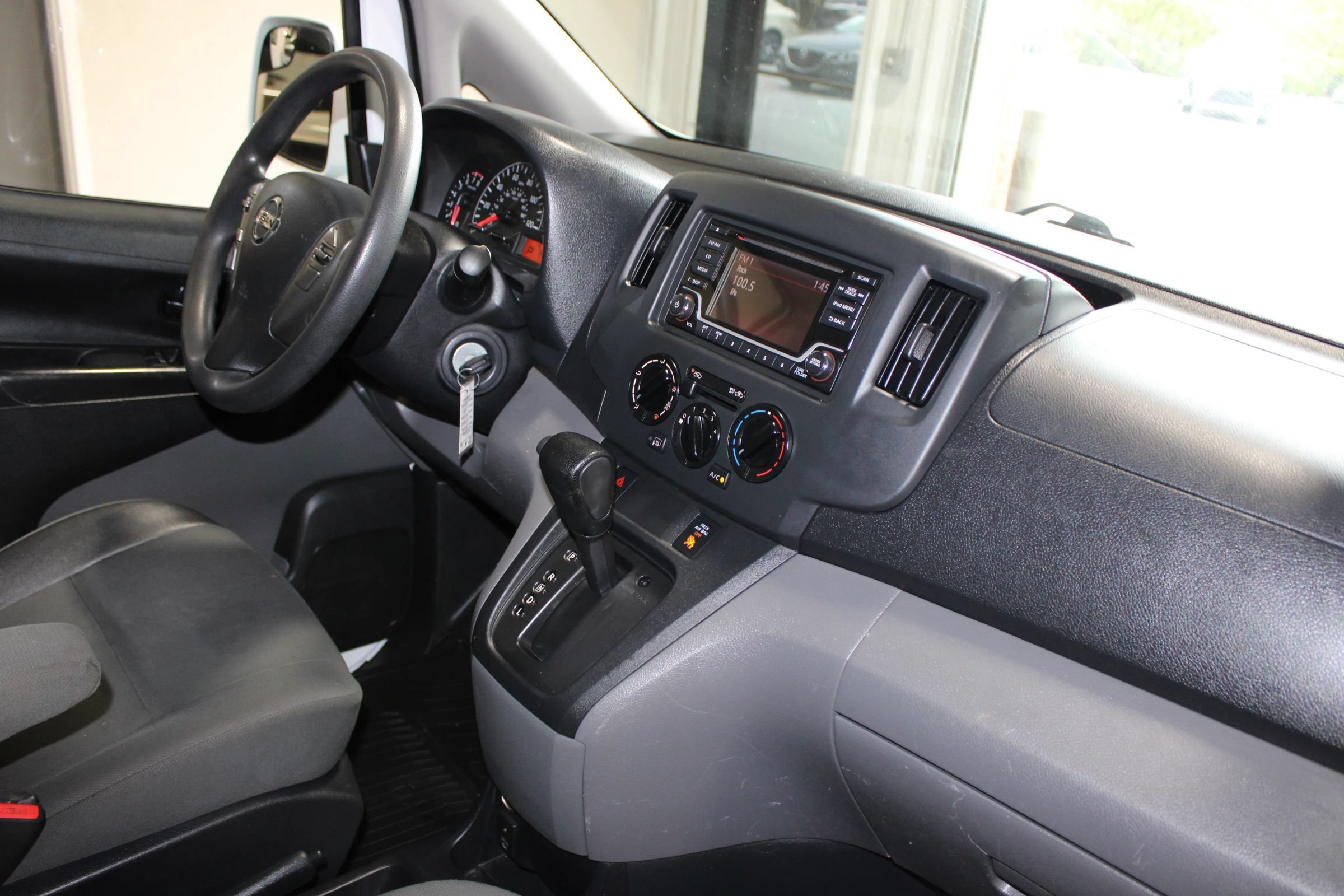 Used 2018 Nissan NV200 SV FWD image 25