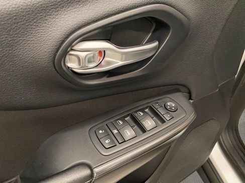 Used 2015 Jeep Cherokee Latitude w/ Cold Weather Group image 24