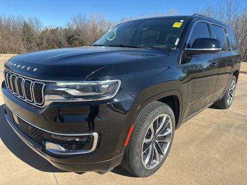 Used 2023 Jeep Wagoneer Series III w/ Premium Group I image 1