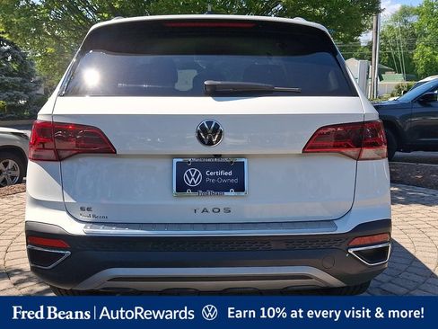 Certified 2023 Volkswagen Taos SE w/ Black Wheel Package FWD image 6