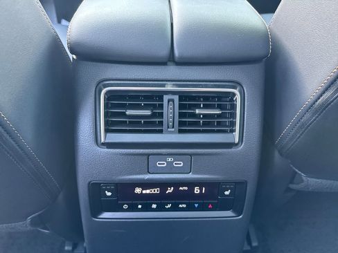 Certified 2025 MAZDA CX-70 3.3 Turbo w/ Premium Plus Pkg image 17