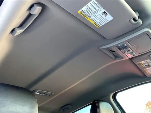 Used 2017 Nissan Titan PRO-4X w/ Pro-4x Convenience Package image 13