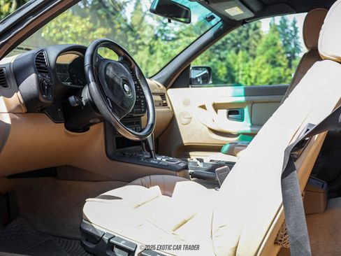 Used 1999 BMW 323i Convertible image 34