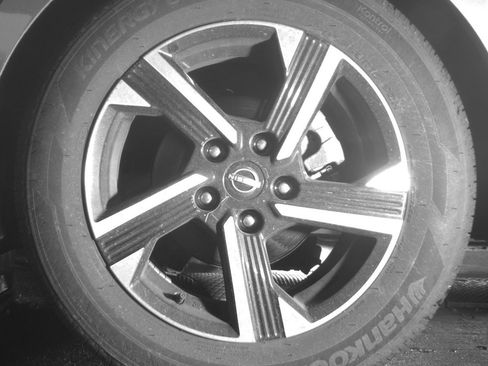 Used 2025 Nissan Sentra SV FWD image 14