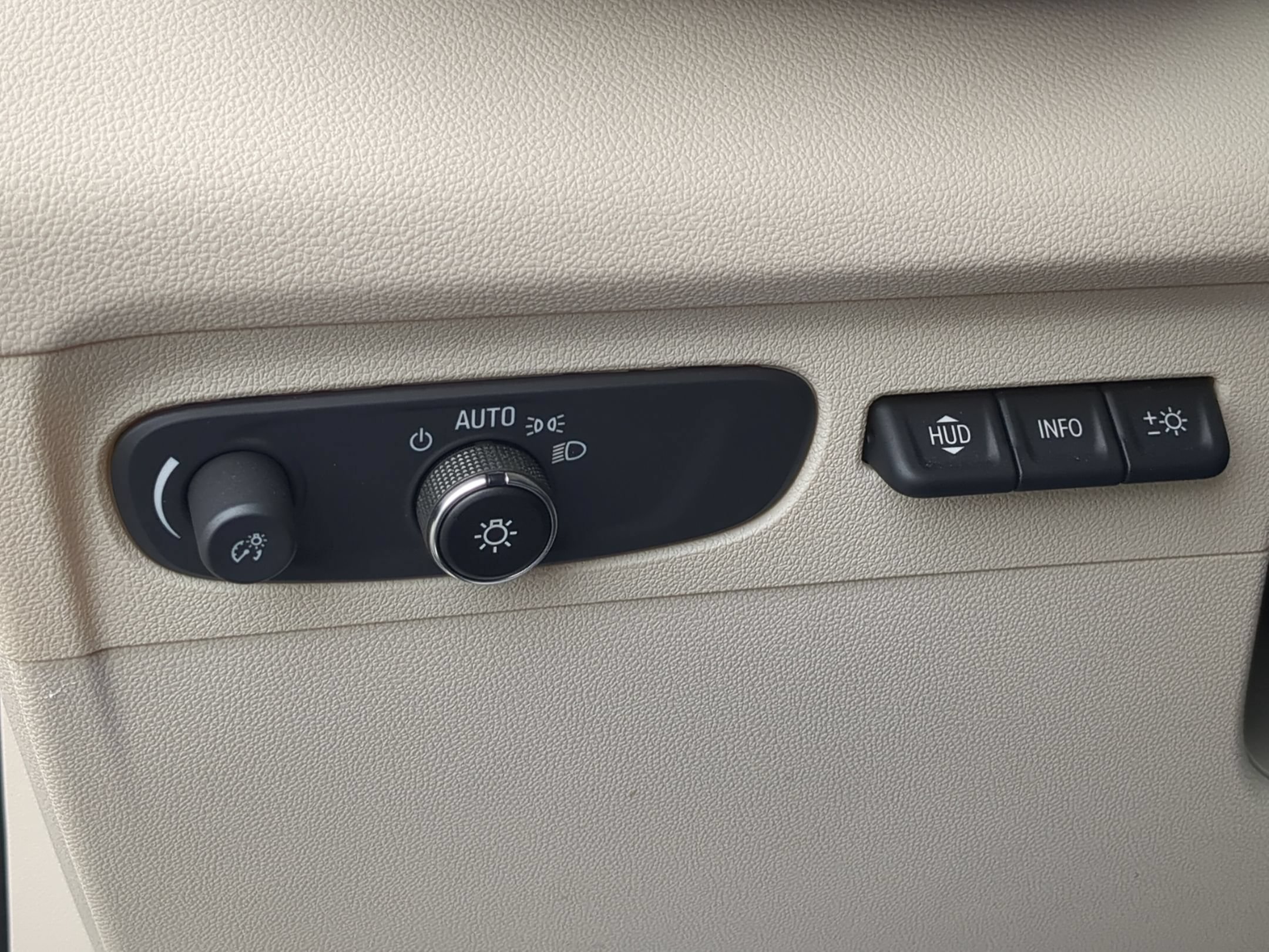 Certified 2023 Buick Envision Avenir AWD/4WD image 17