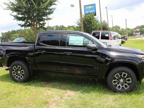 New 2025 Chevrolet Colorado Z71 w/ Technology Package AWD/4WD image 6