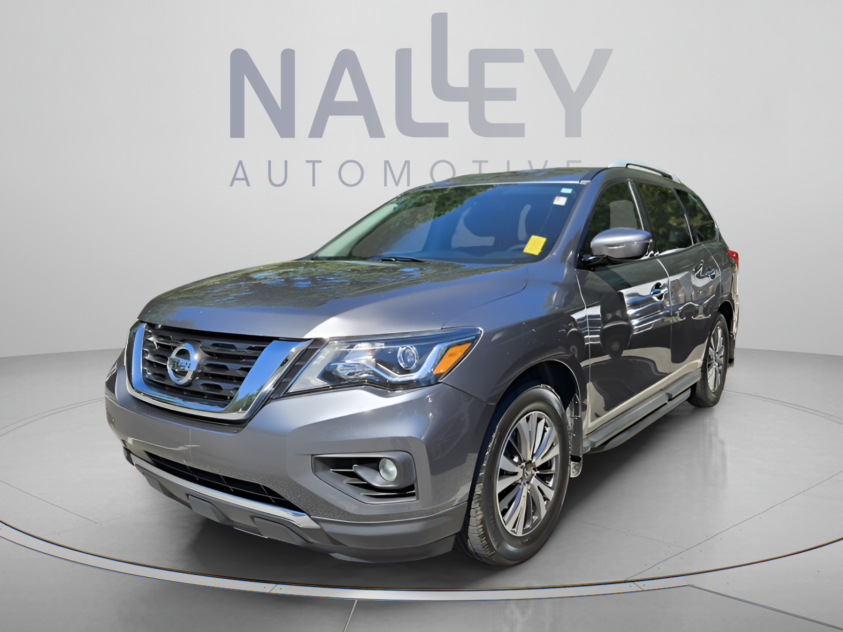Used 2017 Nissan Pathfinder SV w/ Trailer Tow Package FWD image 1