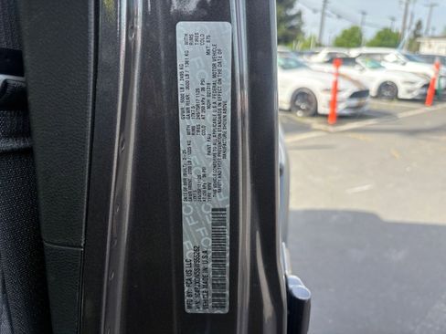 Used 2025 Jeep Wrangler Sport S image 28