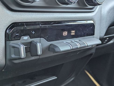 Used 2024 RAM 2500 Big Horn image 24