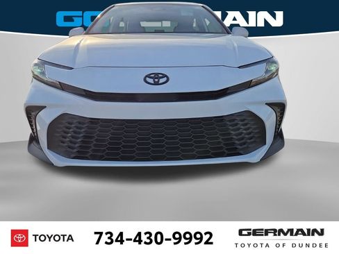 Used 2025 Toyota Camry SE image 13
