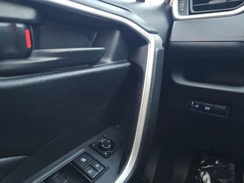 Used 2019 Toyota RAV4 LE w/ Carpet Mat Package AWD/4WD image 30
