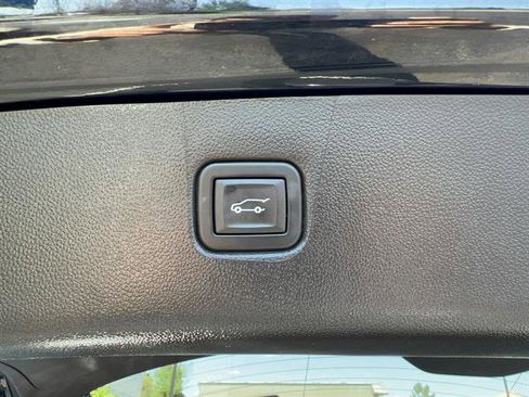 Used 2024 Chevrolet Blazer LT w/ Convenience Package image 17