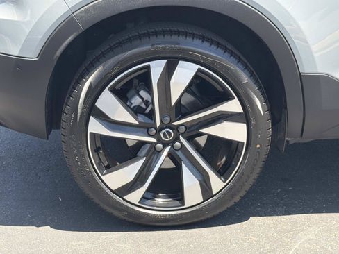 Certified 2024 Volvo XC40 B5 Ultimate w/ Protection Package Premier AWD/4WD image 27