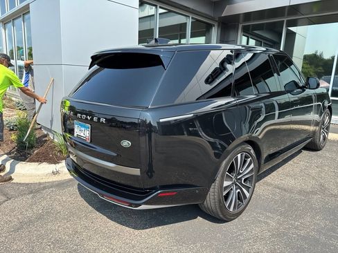 Used 2023 Land Rover Range Rover SE AWD/4WD image 17