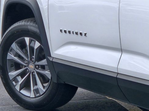 Certified 2025 Chevrolet Equinox LT FWD image 16