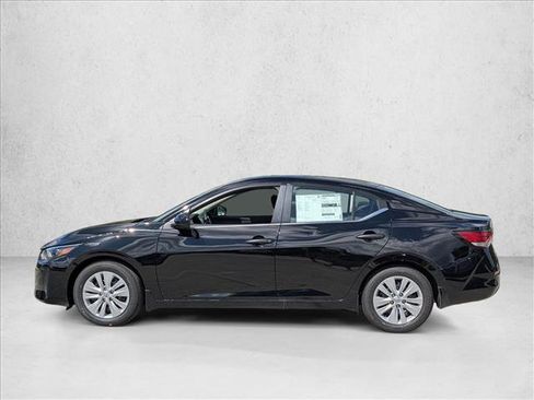 Used 2025 Nissan Sentra S image 5