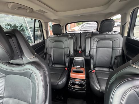 Used 2020 Lincoln Aviator Reserve w/ Equipment Group 202A AWD/4WD image 11