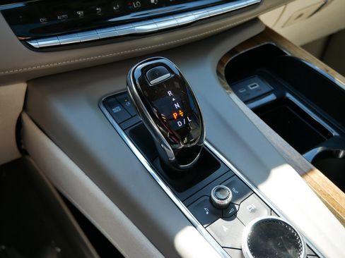Certified 2024 Cadillac Escalade Sport Platinum AWD/4WD image 25