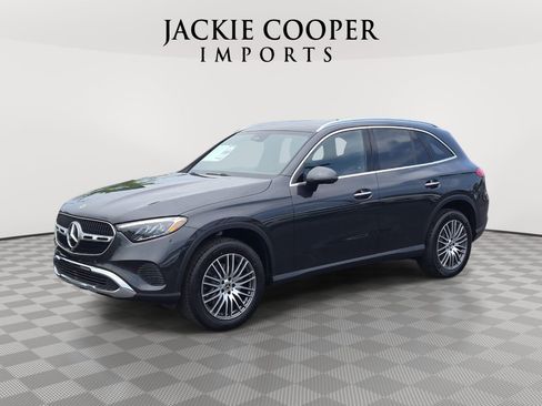 Used 2025 Mercedes-Benz GLC 300 4MATIC image 1