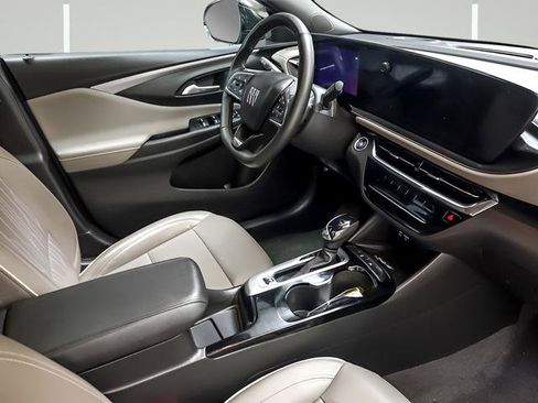 Used 2025 Buick Envista Avenir FWD image 28