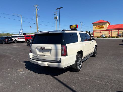 Used 2015 GMC Yukon XL SLT w/ Open Road Package image 3