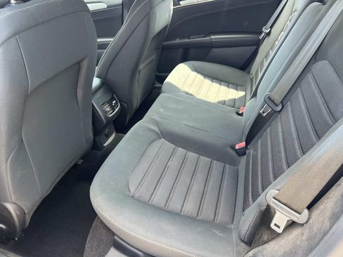 Used 2020 Ford Fusion SE AWD/4WD image 11