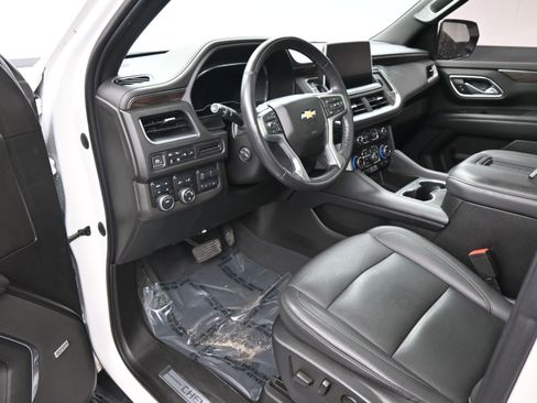 Used 2022 Chevrolet Tahoe LT w/ LT Signature Package image 12