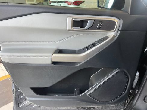 Used 2023 Ford Explorer XLT w/ Equipment Group 202A RWD image 8