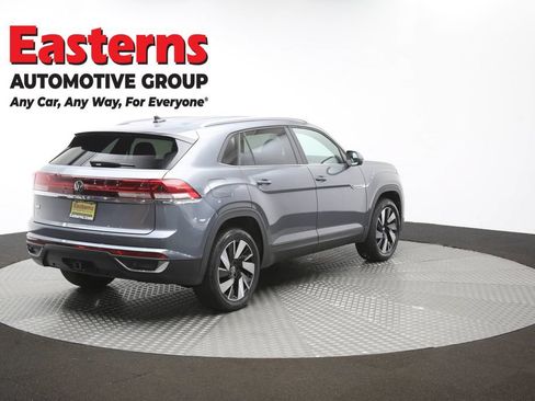 Used 2024 Volkswagen Atlas Cross Sport SE FWD image 37