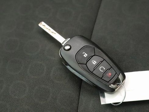 Used 2022 Chevrolet Trax LS w/ Tint and Cruise Package image 3