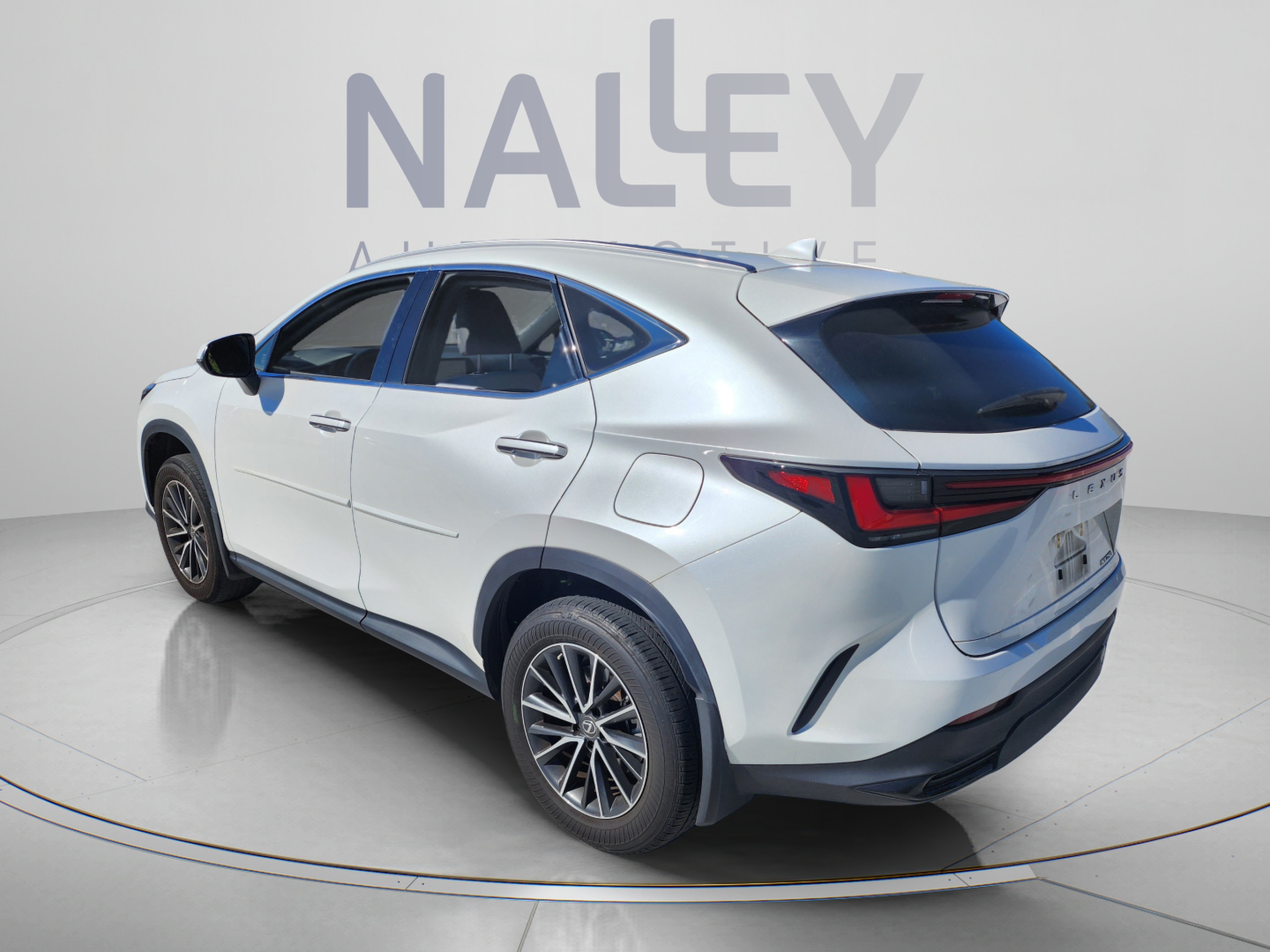 Used 2023 Lexus NX 250 FWD w/ Towing Package (2000 Lbs) image 3