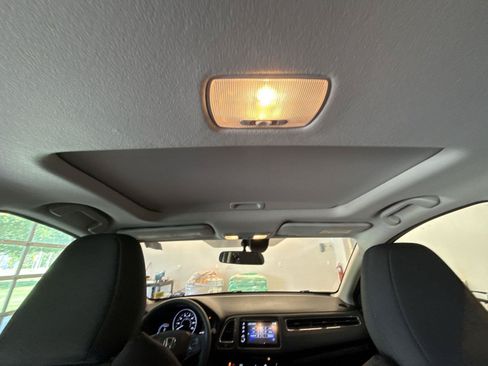 Used 2022 Honda HR-V EX image 16