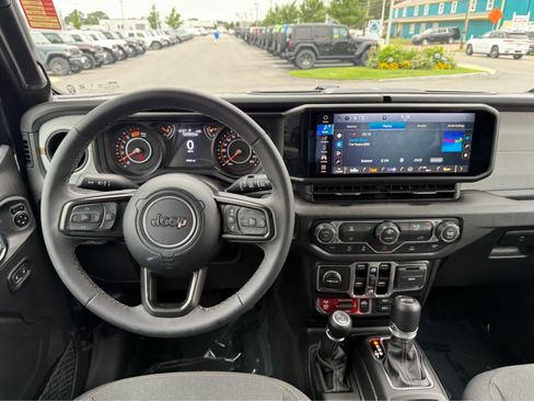 Used 2026 Jeep Wrangler Unlimited Sport AWD/4WD image 19