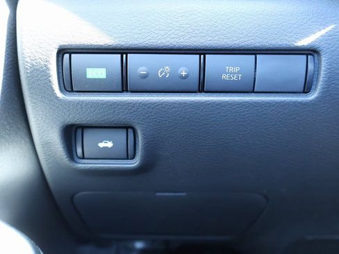 New 2025 Nissan Sentra SR image 15