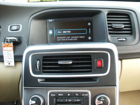 Used 2015 Volvo S60 T5 Premier image 30