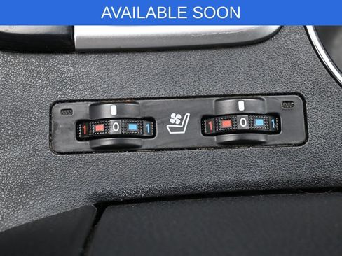 Used 2015 Toyota Highlander Limited w/ Driver Technology Package AWD/4WD image 28