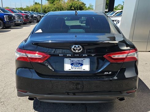 Used 2018 Toyota Camry XLE w/ Driver Assist Package FWD image 4