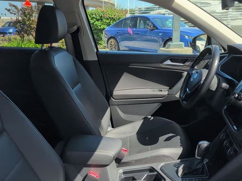 Used 2019 Volkswagen Tiguan SEL FWD image 13