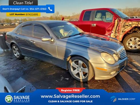 Used 2007 Mercedes-Benz E 550 4MATIC Sedan image 5