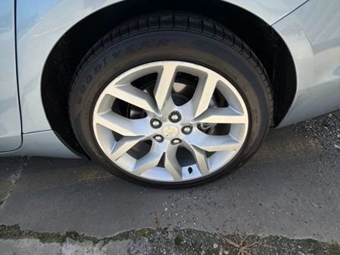 Used 2014 Chevrolet Impala LTZ FWD image 18