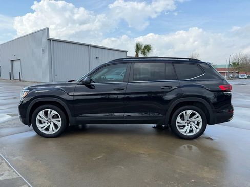 Used 2023 Volkswagen Atlas SE image 2