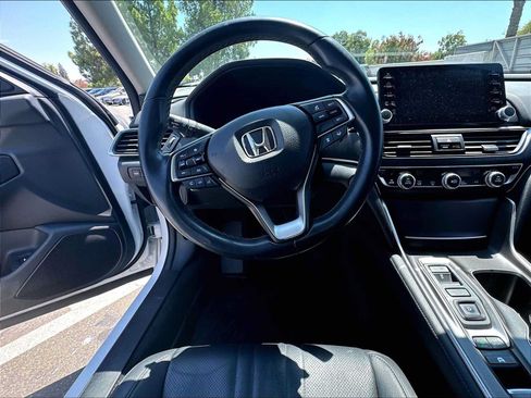 Used 2020 Honda Accord Touring image 8