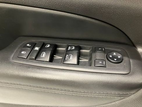 Used 2018 Jeep Grand Cherokee Altitude image 35