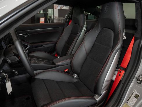Used 2018 Porsche 911 GT3 RWD image 57