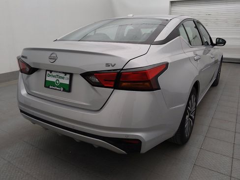 Used 2024 Nissan Altima 2.5 SV FWD image 9