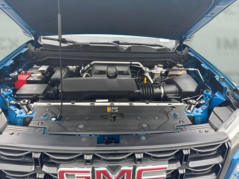 Used 2024 GMC Canyon Elevation w/ Elevation Premium Package AWD/4WD image 19
