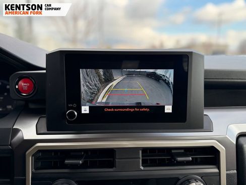 Used 2025 Toyota Tacoma TRD Off-Road image 32