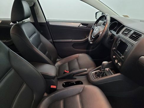 Used 2017 Volkswagen Jetta SE FWD image 21